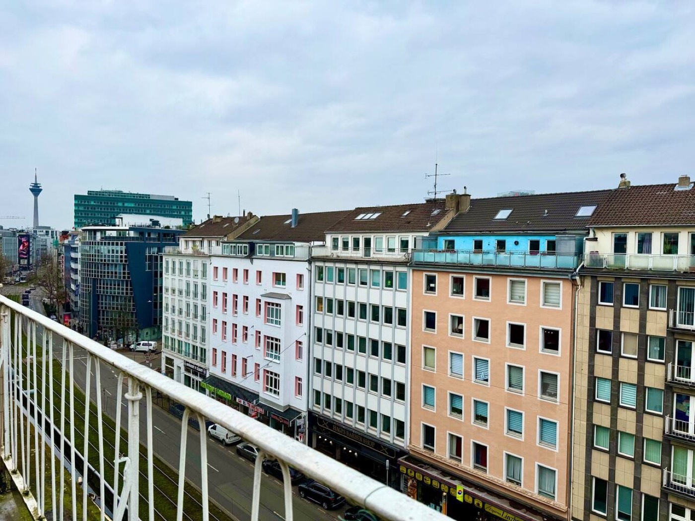 City Center 6th-floor Apartment